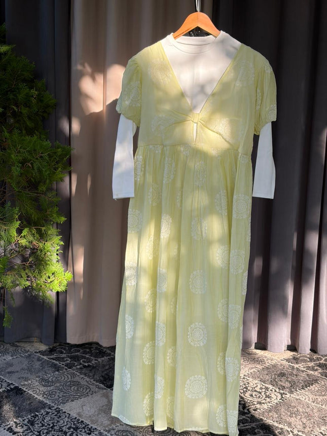 Bohemian Mandala Print Midi Dress with V-Neck and Puff Sleeves