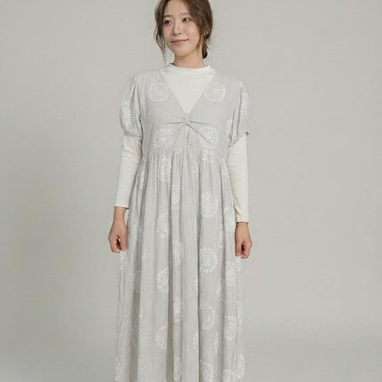 Bohemian Mandala Print Midi Dress with V-Neck and Puff Sleeves