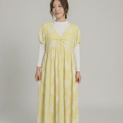 Bohemian Mandala Print Midi Dress with V-Neck and Puff Sleeves